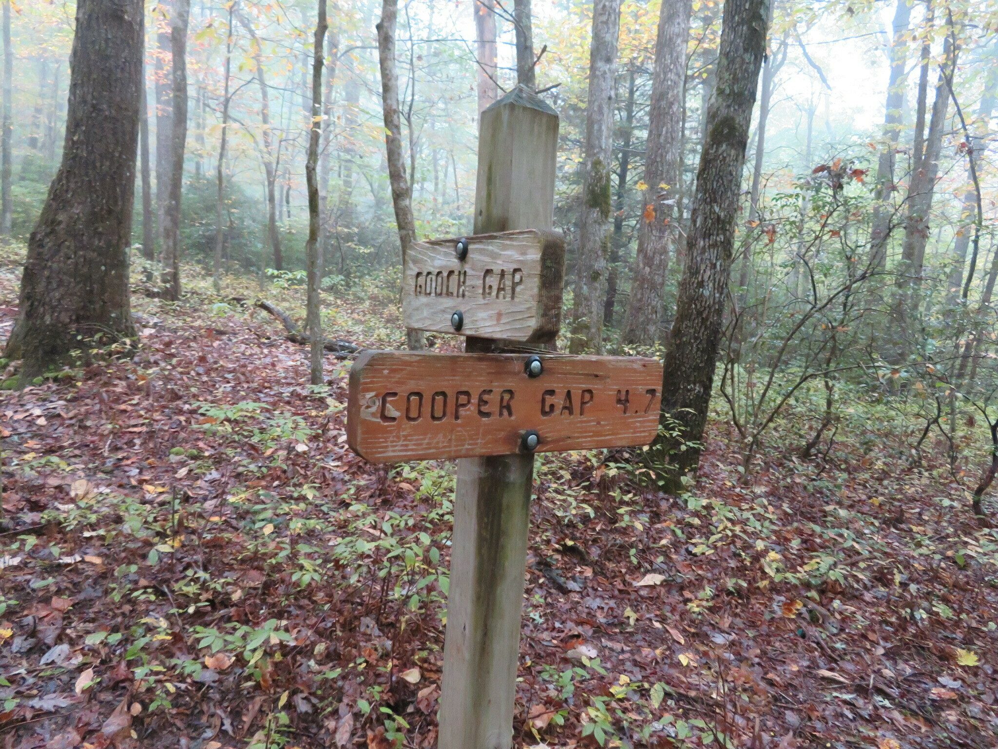 Trail sign at the start of the hike.