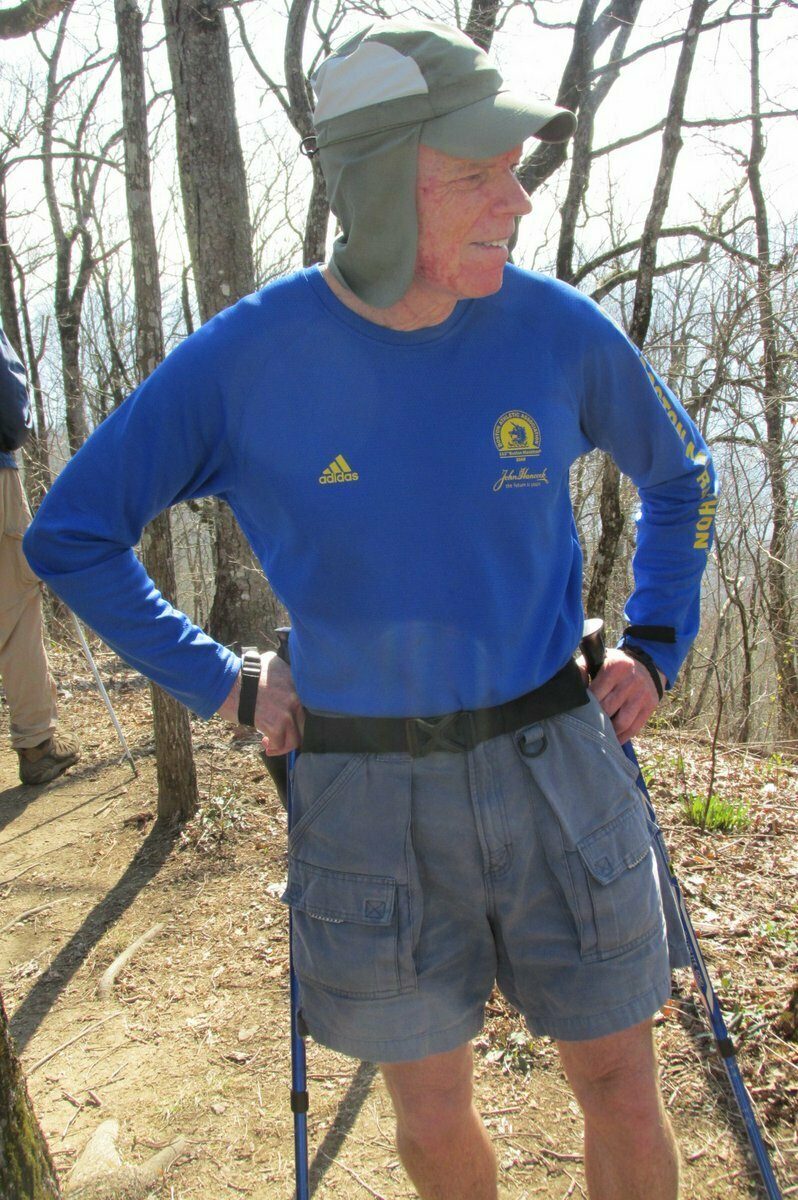 What the well dressed male hiker should be wearing!