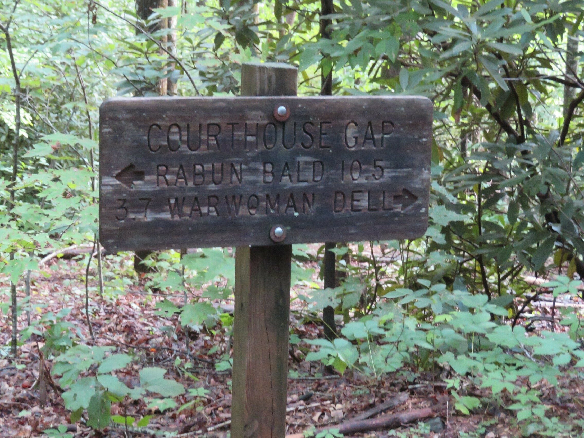 Trail sign when joining the Bartram Trail heading toward Pinnacle Knob