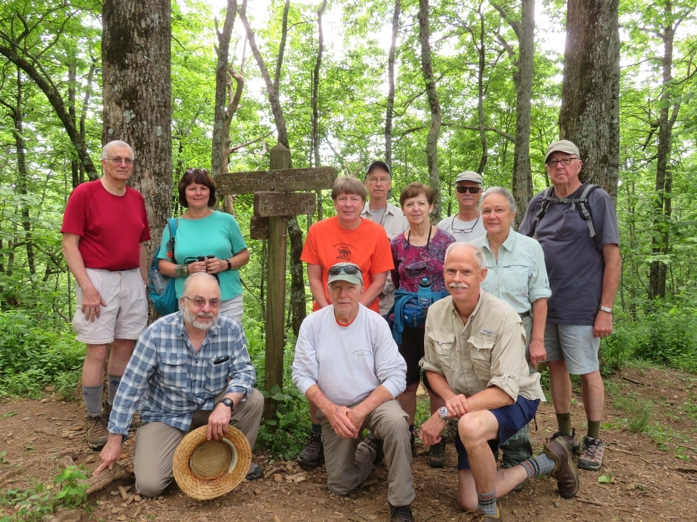 Today's Hikers (L-R): Ray, Lynn, Gary, Kim, Vic, Edwin, Jenny, Mike, Jim, Christine & Tim