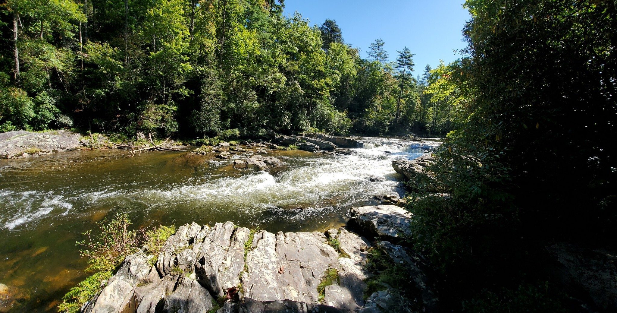 A panoramic view at that same spot.