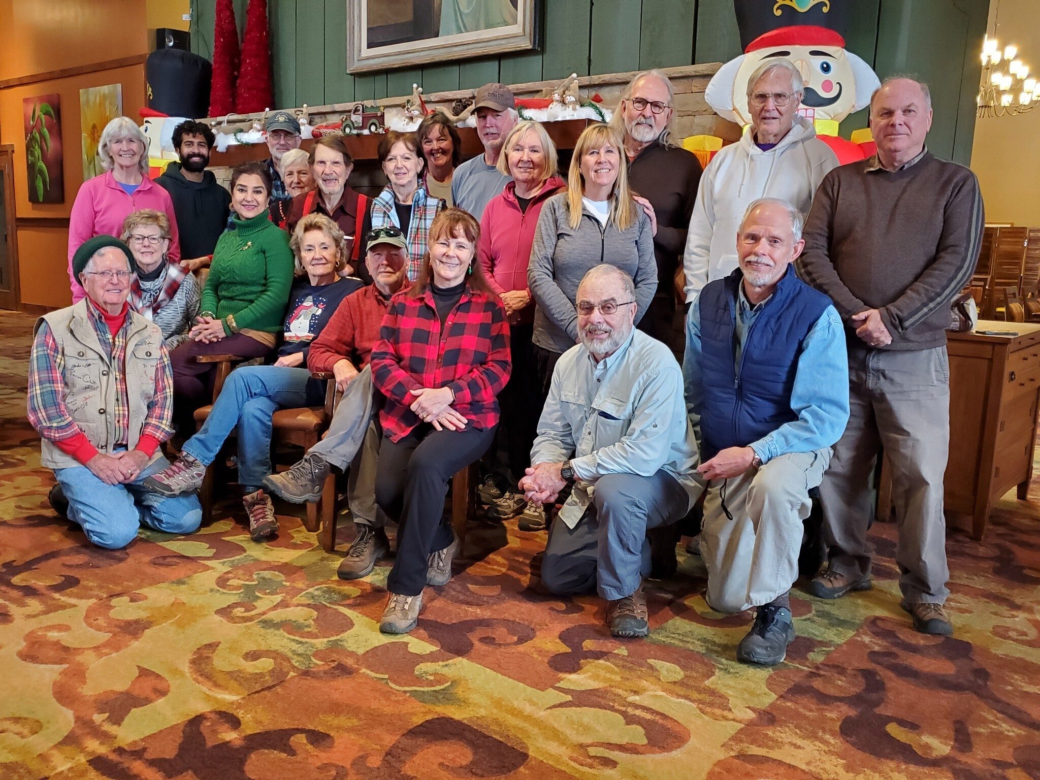 Today's hikers (L-R) Back: Linda, Kuber, Ray, Londa, Ken, Phil, Dick & John; Middle:Jenne, Bruce, Jenny, Angela & Lynn; Front: Joe, Trushna, Beth, Vic, Renée, Gary & Mike