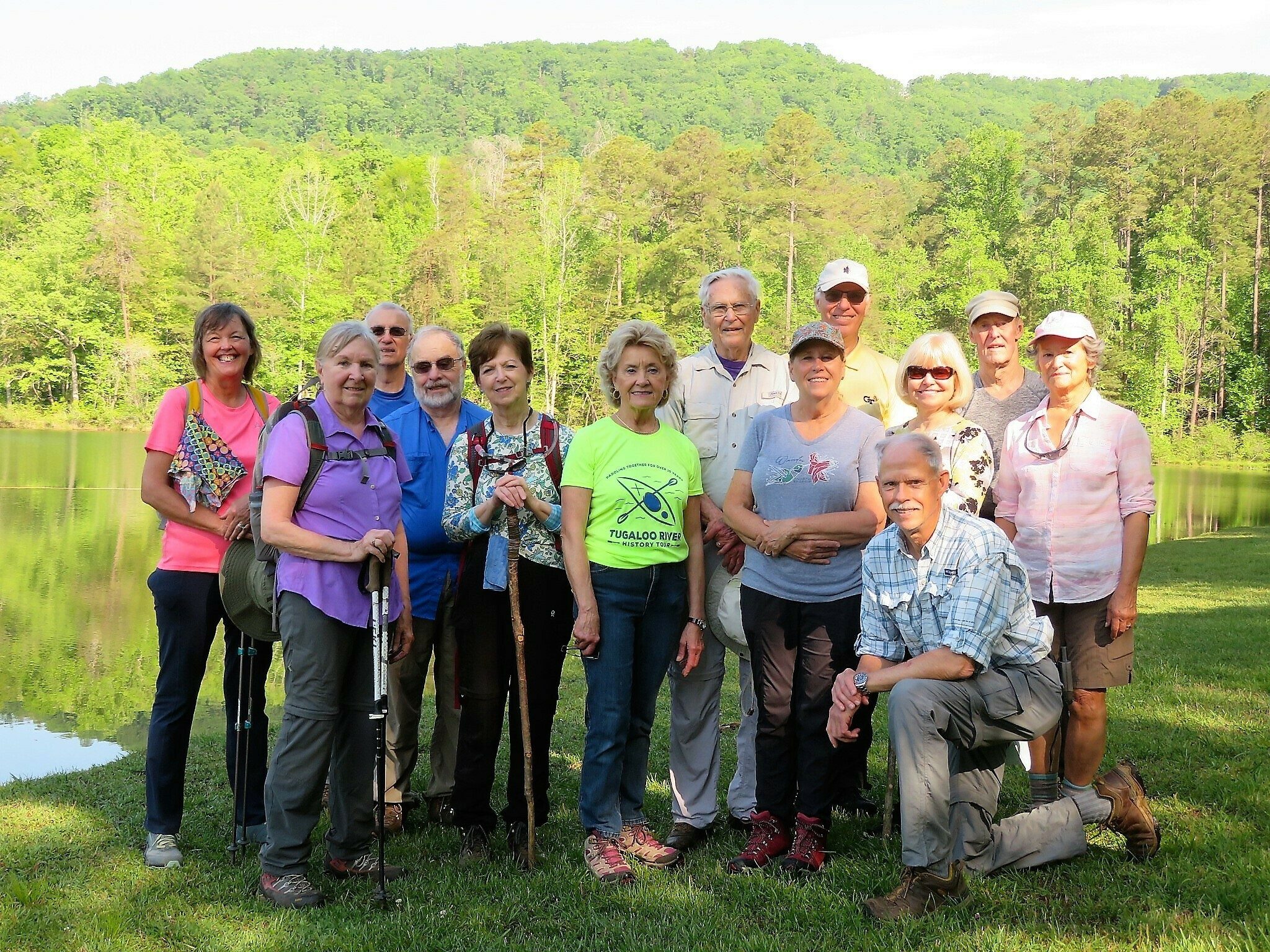 Today's hikers (L-R): Londa, Angela, Ray, Gary, Jenny, Beth, Dick, Lynn, Tim, Mike, Esther, Rich & Libb