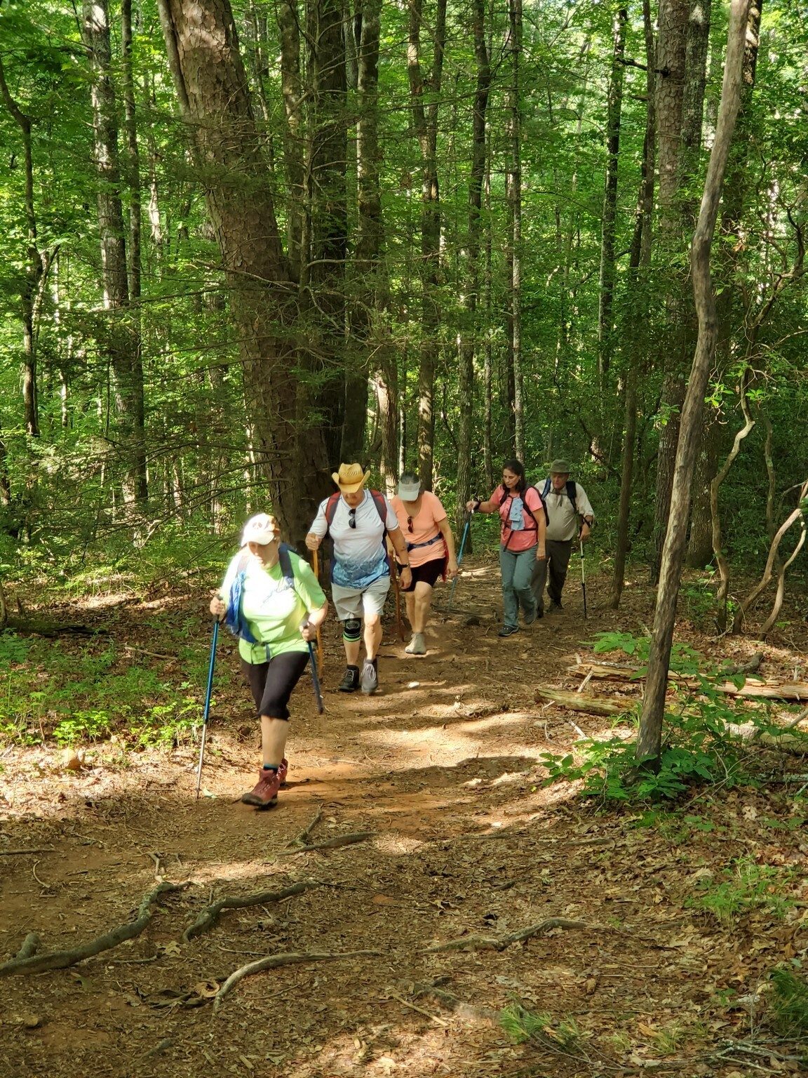 The trail is in fairly good condition as we climb above the river.