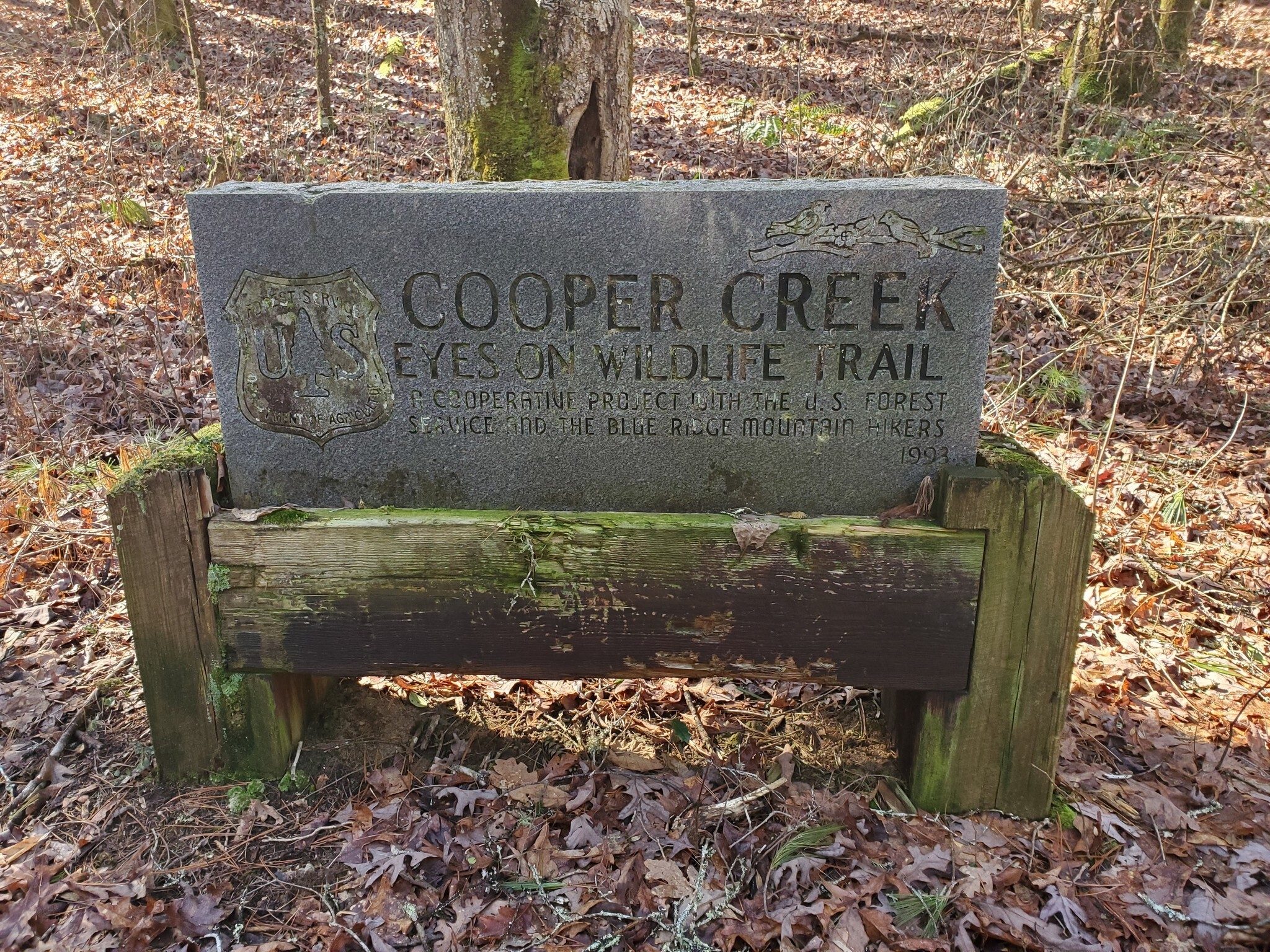 A nice welcome to the trail.