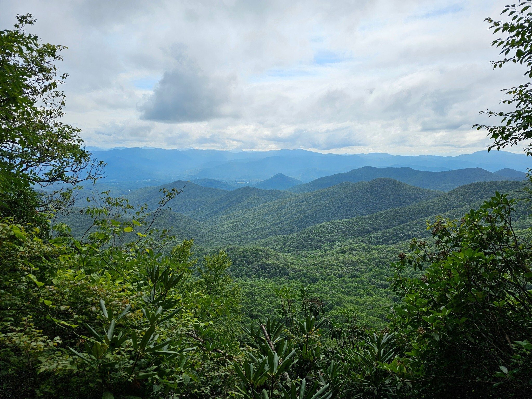 A quick glimpse to the east from the AT.