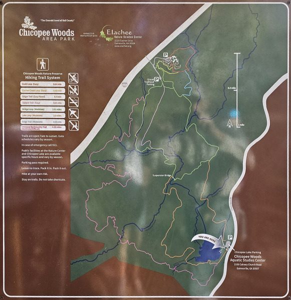 A nice trail map at the start of the hike with color coded blazing as one would expect.
