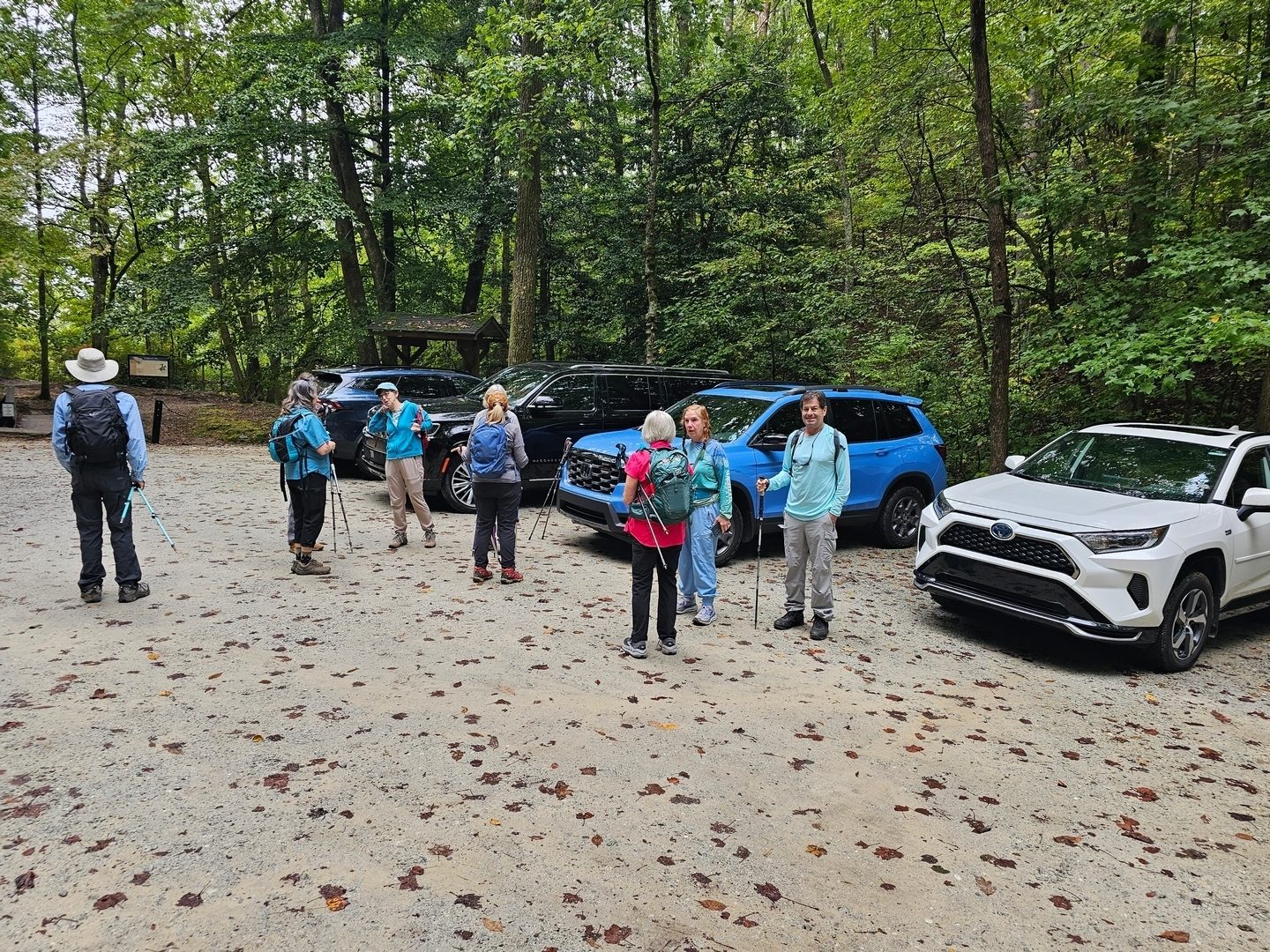 Getting started from the parking area adjacent to Issaqueena Falls