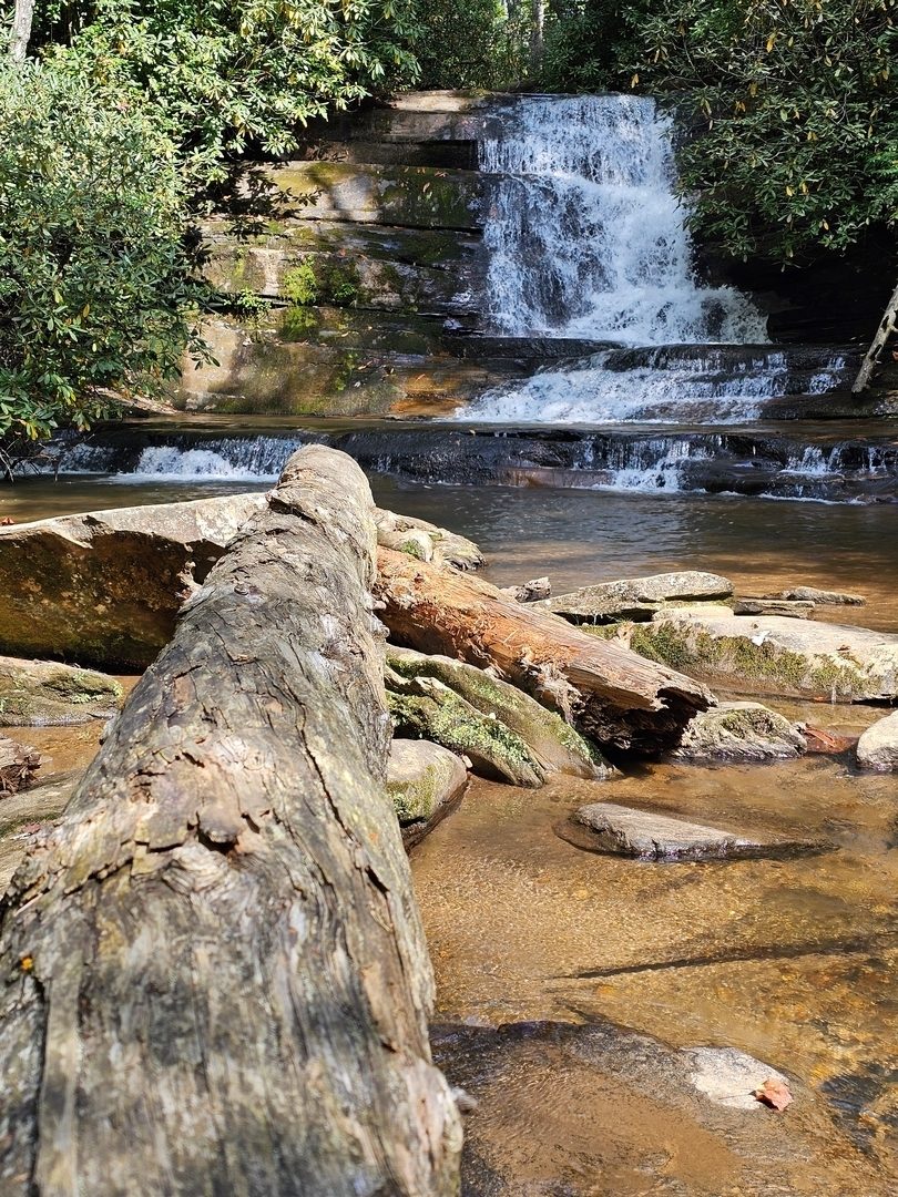 Another view of Stonewall Falls.