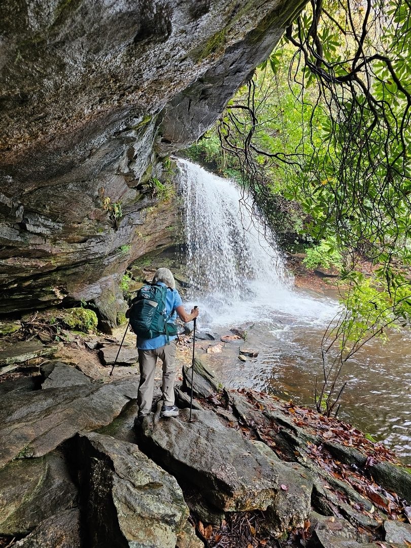 Pam guided a few of us across Greenway Creek to visit the backside of the Schoolhouse Falls.  It's tricky walking on those wet rocks.
