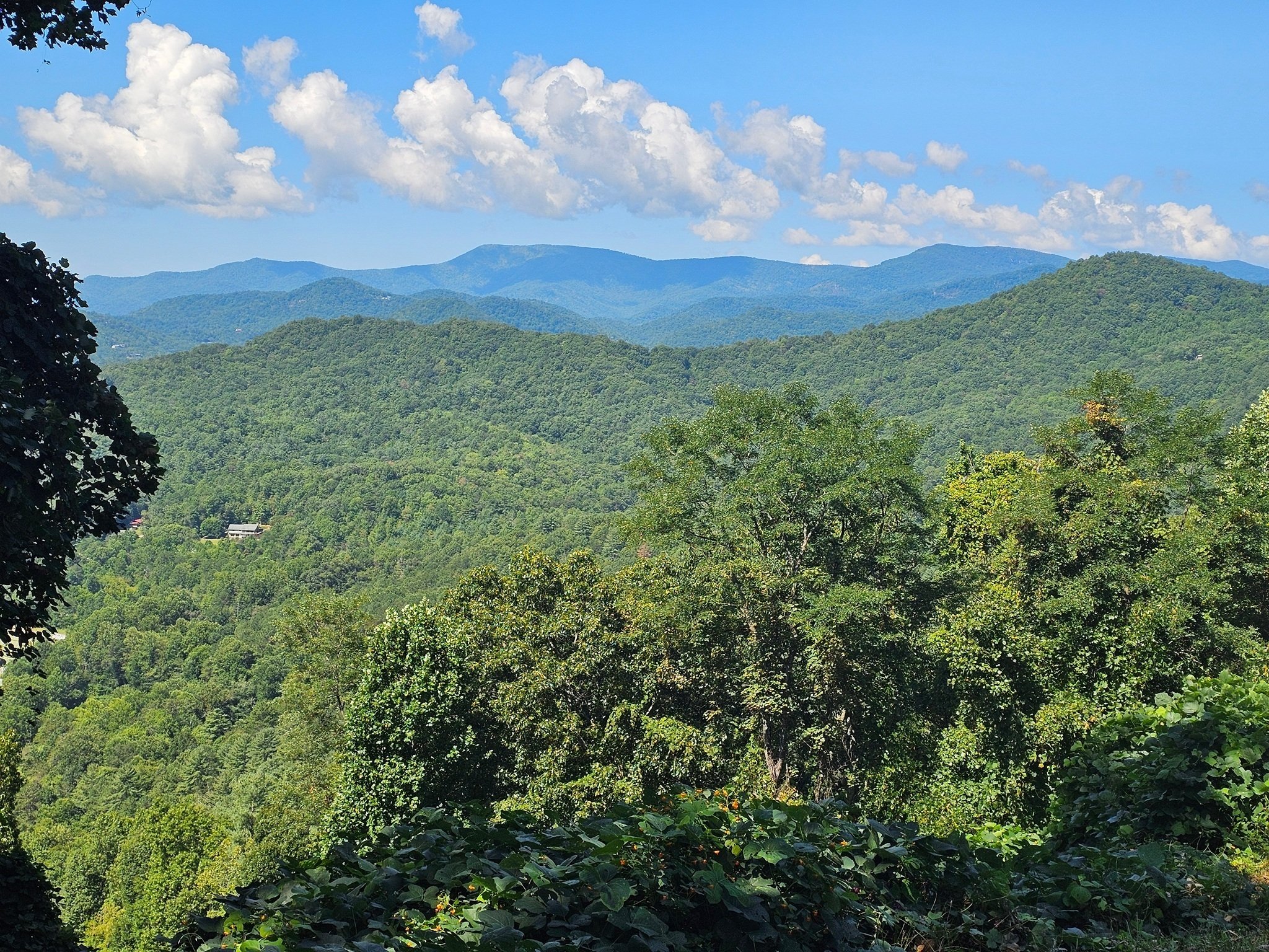 Definitely a "great day for a hike."  A view from Sky Valley Overlook eastward.