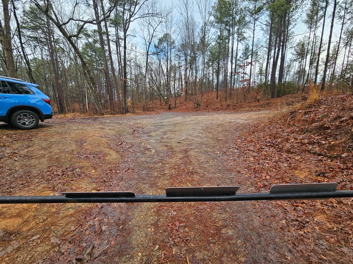 Trailhead and parking at the end of Sellers Drive where it turns into FS 89A.