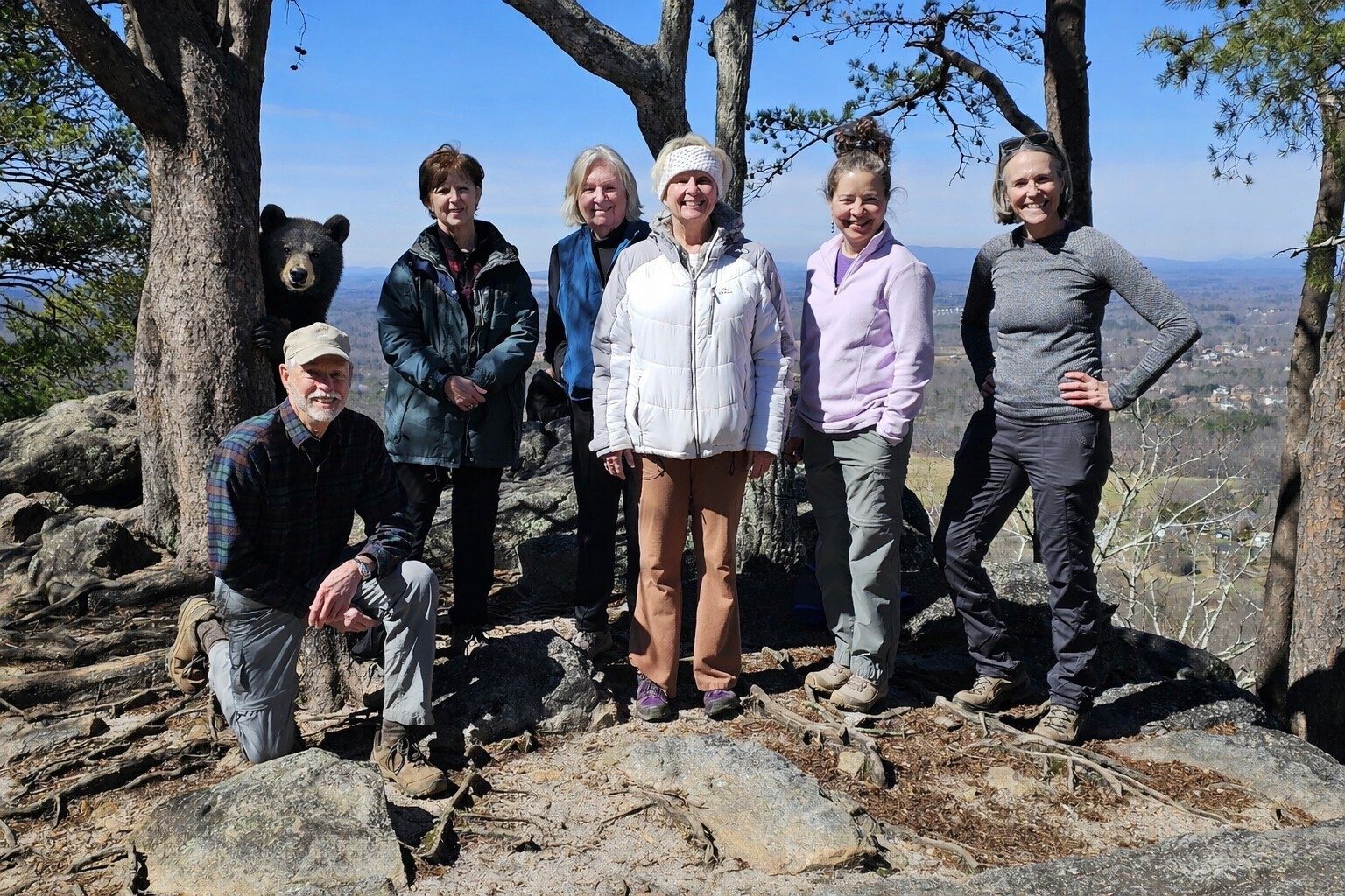 Today's Hikers (L-R): Mike, Jenny, Angela, Sue, Heather & Ericka . . . oops and Bear.