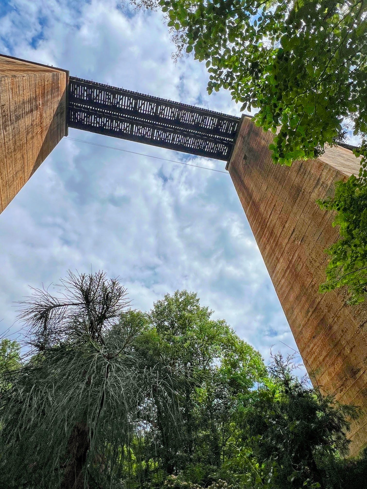 Norfolk Southern Wells Viaduct (Trestle).  A great photo by Billy Chism.